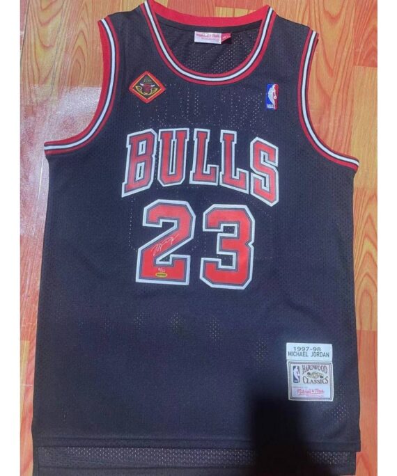 Michael Jordan Basketball Jersey #23 Chicago Bulls Retro Black Signed Edition