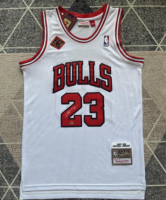 Michael Jordan #23 Chicago Bulls Firmada Edition White Basketball Jersey